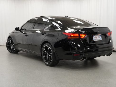 Used 2024 Nissan Altima 2.5 SR w/ SR Premium Package FWD image 4