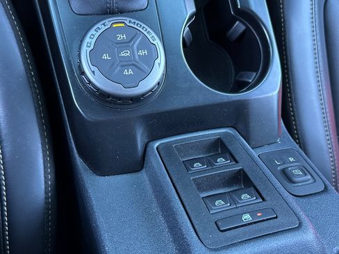 Used 2025 Ford Bronco Badlands AWD/4WD image 28