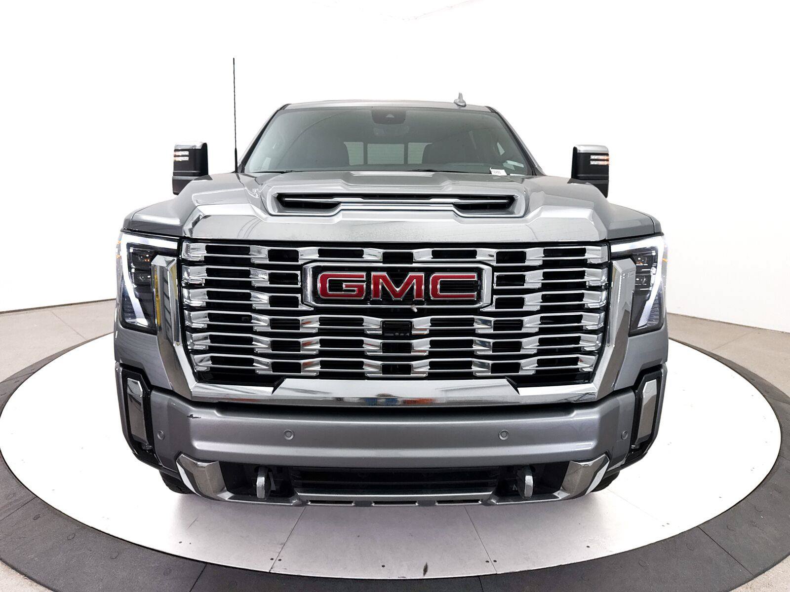Used 2024 GMC Sierra 2500 Denali w/ Denali Reserve Package AWD/4WD image 16