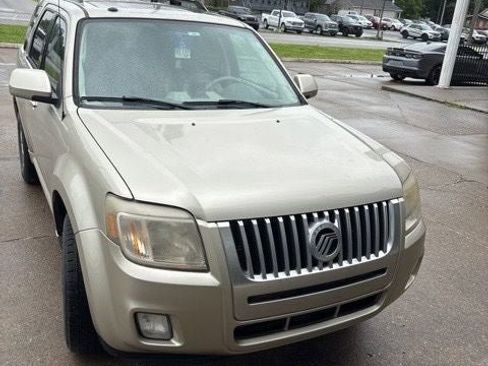 Used 2010 Mercury Mariner Premier FWD image 9
