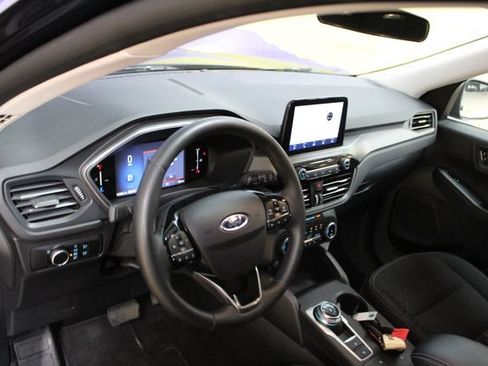 Used 2025 Ford Escape Active AWD/4WD image 14