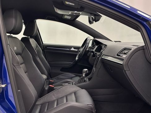 Used 2019 Volkswagen Golf R 4-Door AWD/4WD image 18