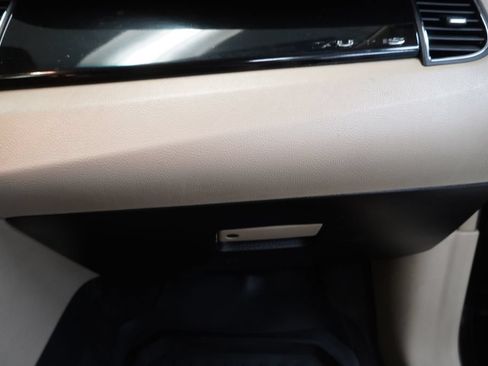 Used 2013 Ford Taurus SEL FWD image 35