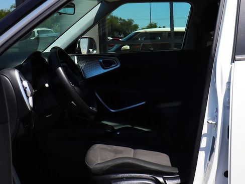 Used 2023 Kia Soul LX w/ Option Group 015 FWD image 37