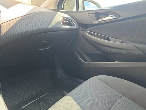 Used 2018 Chevrolet Cruze LT w/ Convenience Package FWD image 18