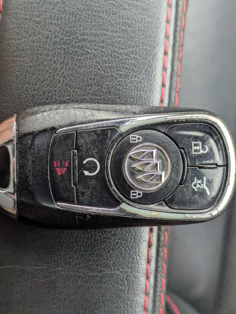 Used 2019 Buick Enclave Essence FWD image 29