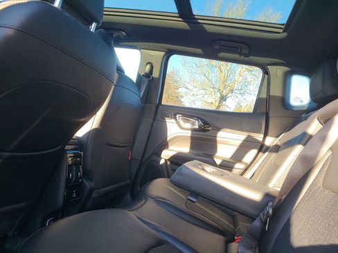 New 2024 Jeep Compass Trailhawk w/ Sun and Sound Group image 41