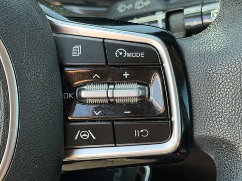 Used 2022 Kia Sorento LX AWD/4WD image 16