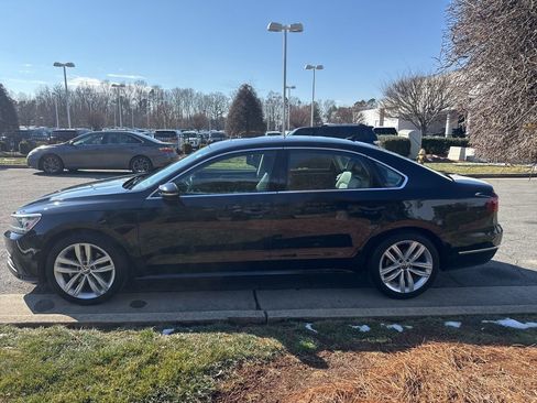 Used 2018 Volkswagen Passat 2.0T SE image 9