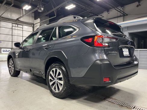 Certified 2025 Subaru Outback Base image 6