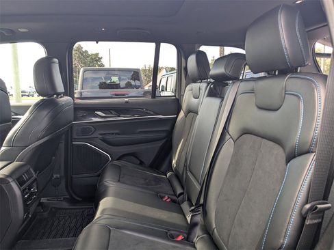 Used 2024 Jeep Grand Cherokee Trailhawk w/ Luxury Tech Group III image 14