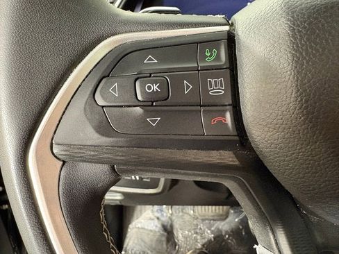 Used 2023 Jeep Grand Cherokee L Laredo AWD/4WD image 24