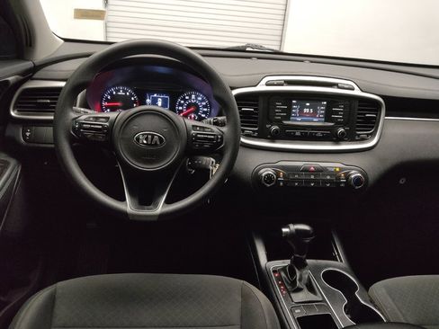 Used 2018 Kia Sorento FWD V6 image 22