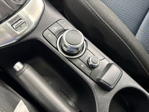 Used 2019 Toyota Yaris LE FWD image 43
