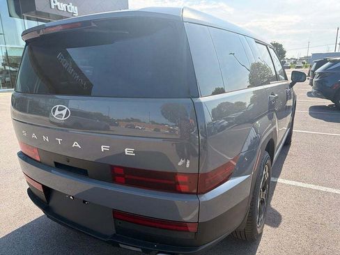 Used 2025 Hyundai Santa Fe SE FWD image 6
