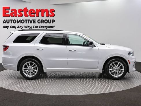 Used 2024 Dodge Durango GT RWD image 4