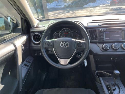 Used 2016 Toyota RAV4 LE image 13
