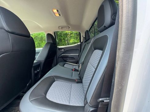 Used 2022 Chevrolet Colorado Z71 image 12