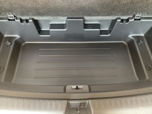 Used 2026 Chevrolet Traverse LT w/ Driver Confidence Package FWD image 10