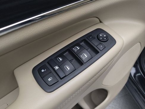 Used 2021 Jeep Grand Cherokee Limited RWD image 27