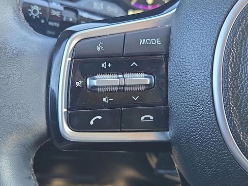 Certified 2023 Kia Sorento SX image 31