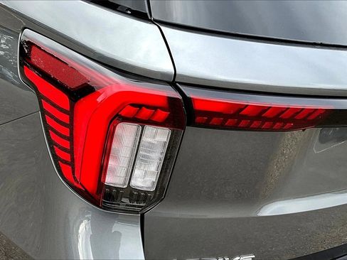 New 2025 Ford Explorer Active w/ Active Comfort Package image 28