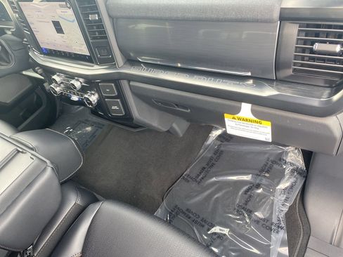 New 2026 Ford F250 Lariat w/ Black Appearance Package AWD/4WD image 12