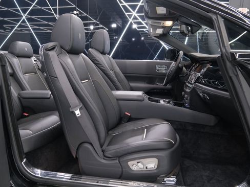 Used 2016 Rolls-Royce Dawn image 30