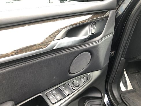 Used 2017 BMW X5 xDrive50i AWD/4WD image 18