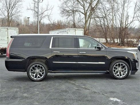 Used 2017 Cadillac Escalade ESV Platinum image 10