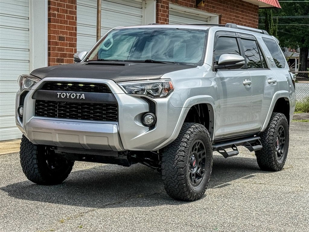 Used 2018 Toyota 4Runner TRD Off-Road Premium AWD/4WD image 7