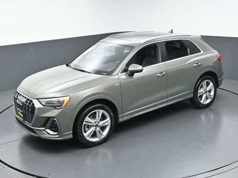 Used 2022 Audi Q3 2.0T Premium w/ Convenience Package AWD/4WD image 42