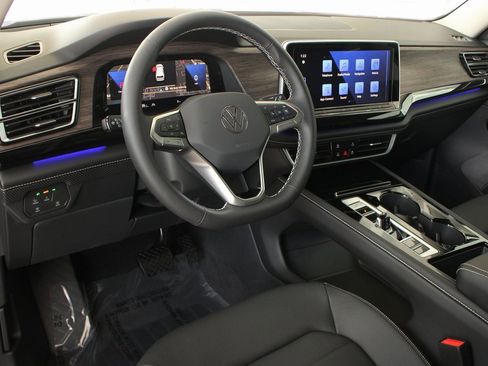 New 2025 Volkswagen Atlas SEL image 41