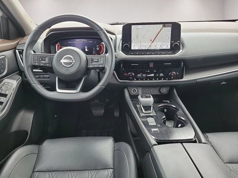 Used 2023 Nissan Rogue Platinum w/ Platinum Premium Package FWD image 10