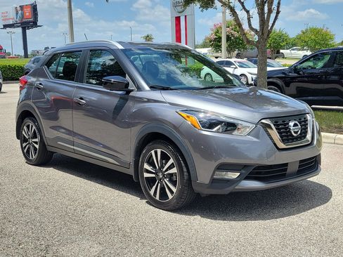 Certified 2020 Nissan Kicks SR w/ SR Premium Package FWD image 3