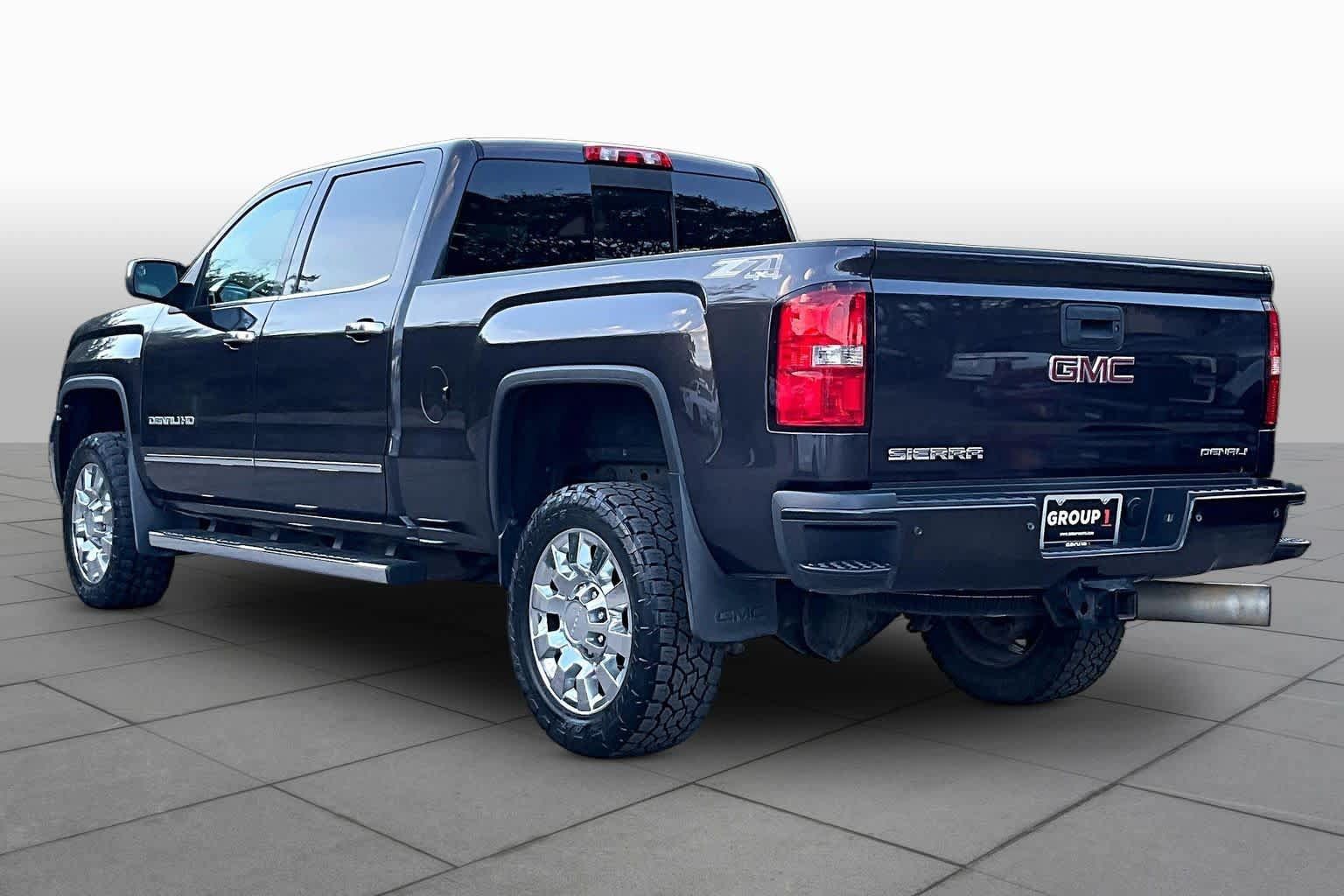 Used 2015 GMC Sierra 2500 Denali w/ Duramax Plus Package AWD/4WD image 12