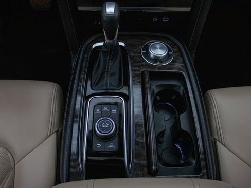 Used 2024 Nissan Armada Platinum w/ Captain's Chairs Package image 25