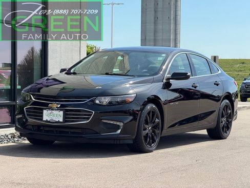 Used 2018 Chevrolet Malibu LT FWD image 1