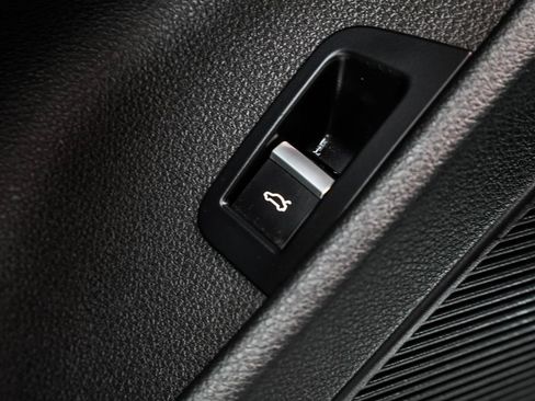 Used 2025 Audi Q7 3.0T Premium Plus AWD/4WD image 48