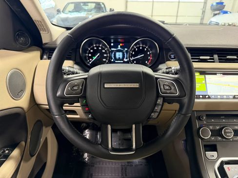 Used 2018 Land Rover Range Rover Evoque SE AWD/4WD image 14
