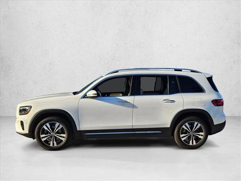 Used 2025 Mercedes-Benz GLB 250 image 9
