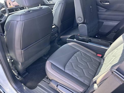New 2026 Nissan Pathfinder Platinum AWD/4WD image 30