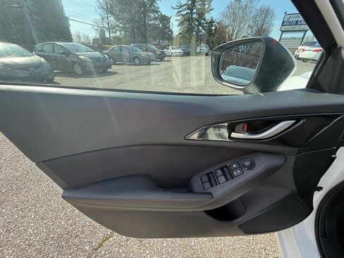 Used 2014 MAZDA MAZDA3 i Sport image 14