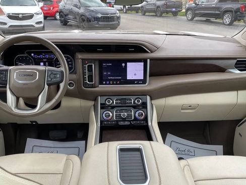 Used 2021 GMC Yukon XL Denali w/ Denali Premium Package AWD/4WD image 26
