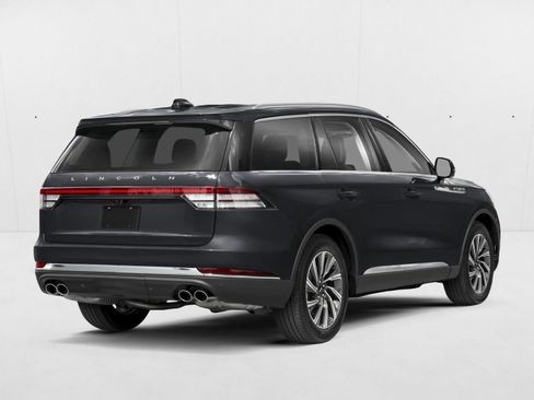 New 2026 Lincoln Aviator Reserve RWD image 2