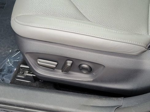 Used 2019 Toyota Avalon Limited w/ Advanced Safety Package FWD image 22