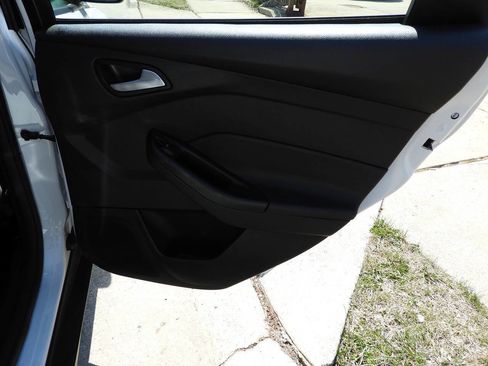 Used 2018 Ford Focus SE image 28