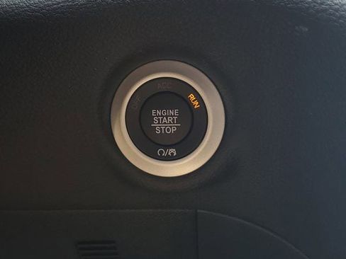 New 2026 Chrysler Pacifica Pinnacle image 32