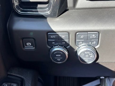 Certified 2025 GMC Sierra 2500 AT4X AWD/4WD image 32
