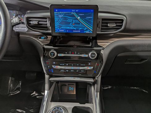 Used 2021 Ford Explorer Limited w/ Equipment Group 301A image 31